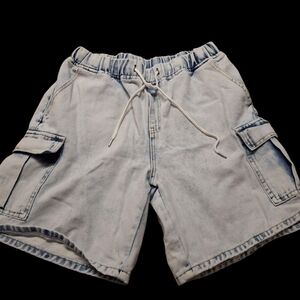 Stylish Light Wash Denim Cargo Shorts for Men